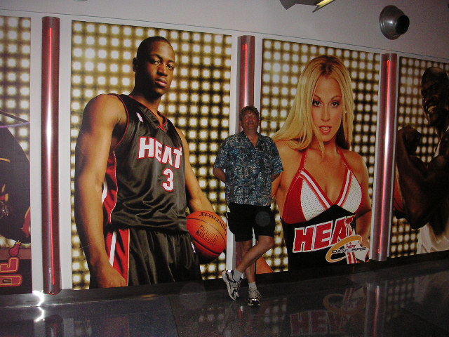 Dwayne Wade, links hinten