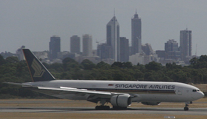 Singapore Airlines B 777-200
