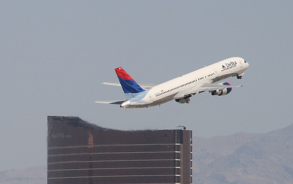 Delta B 757-200