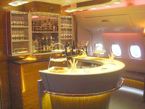 Emirates A 380  - Bar/Lounge