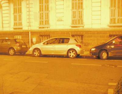 Das Positive bei den Franzosen: Sie knnen parken, auch wenn es noch so eng ist