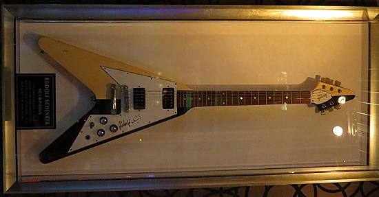 Hard Rock Cafe Hamburg - Gitarre von  Rudolf Schenker