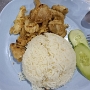 20.3.2023<br />Krua Kun Nok - Garlic Chicken with rice - 60 baht = 1,64 €