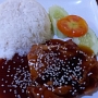 25.3.2023<br />Frühstück - Teriyaki Chicken with rice beim OAT Kitchen im Domestic Terminal  HKT. 60 THB = 1,63 €