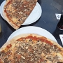 30.7.2023 - Pizza Prosciutto für 2 Personen in der L'Osteria im Ruhrpark.