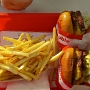 22.9.2023 - Double Double Menu & 1 Double Double beim In'n'Out Burger in Eureka/CA<br />15,95 $