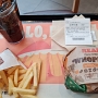 14.03.2024 - Zum Frühstück ein Whopper Menu bei Burger King in Terminal 1 am Incheon Airport in Seoul. 9.700 KRW = 6,79 €
