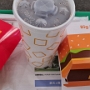 18.03.2024 - Frühstück bei McDonald's im Terminal 2 am Haneda Airport Tokyo. 5,96 € für's Big Mac Value Meal