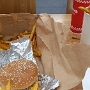 28.03.2024 - Cheeseburger, large fries & drink bei den Five Guys im Hotel Venetian in Macau. 240 MOPSe = 27,58 €. Dafür bekommt man in Seoul oder Tokyo 5 Portionen