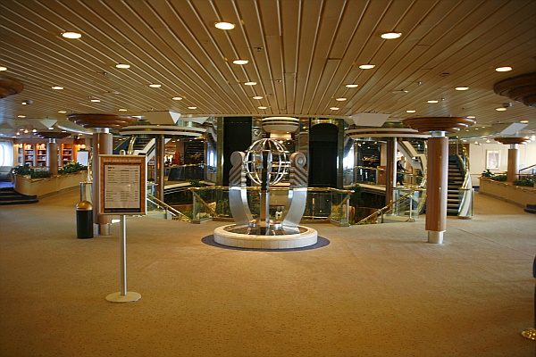 Majesty of the Seas - Lobby