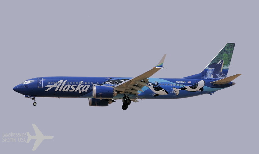 Alaska Airlines Boeing 737-9 MAX N932AK West Coast Wonders (Orca) 