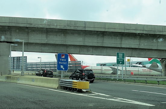 Auf dem Weg zum TWA Hotel Auf dem Weg zum TWA Hotel