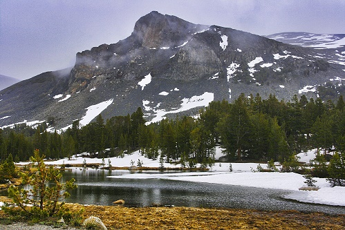 Nicht der Tioga Pass, aber irgendein See in der Nähe - nicht der Ellery Lake Nicht der Tioga Pass, aber irgendein See in der Nähe - nicht der Ellery Lake
