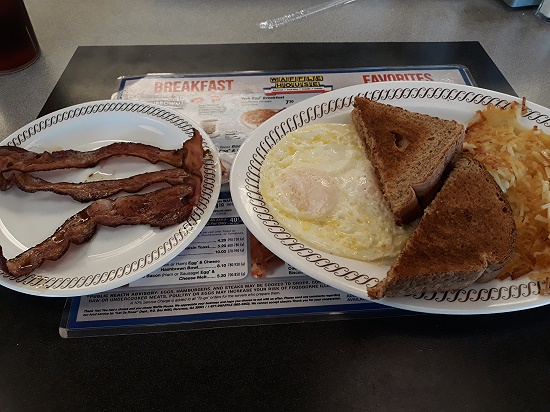 Frühstück im Waffle House. Für eine Waffel war ich danach zu satt..... Frühstück im Waffle House. Für eine Waffel war ich danach zu satt.....