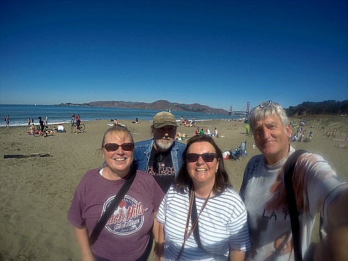 Treffen mit Freunden am Baker Beach Treffen mit Freunden am Baker Beach