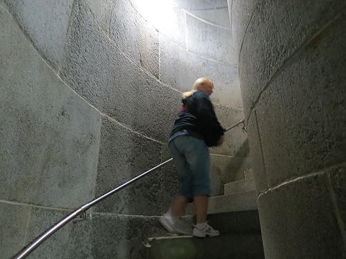 294 erbarmungslose Treppenstufen. 294 erbarmungslose Treppenstufen.