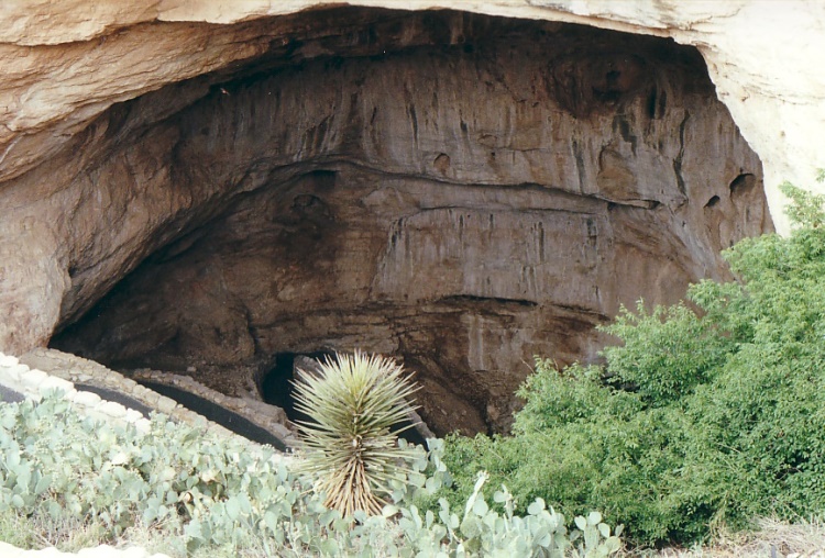 Eingang zu den Caverns