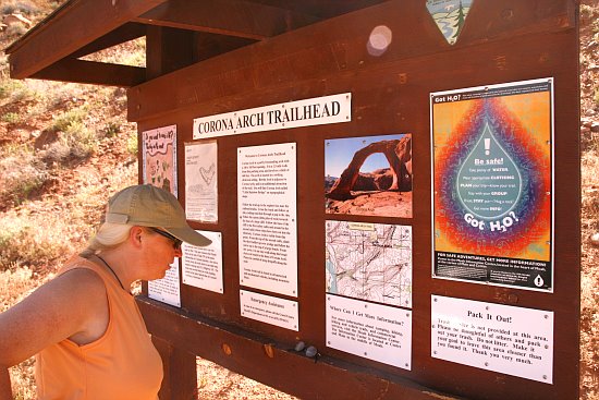 Corona Arch Trailhead Corona Arch Trailhead