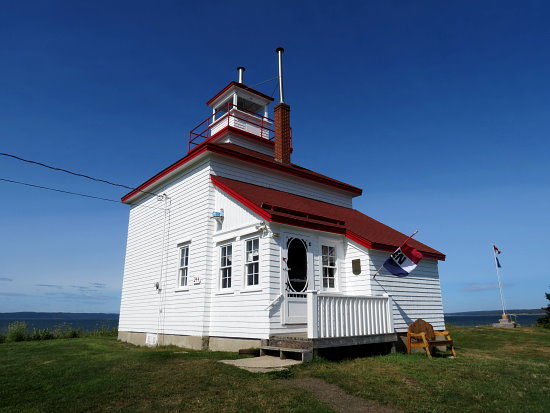 Gilbert’s Cove Lighthouse Gilbert’s Cove Lighthouse