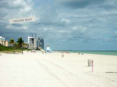 Haulover Beach mit Blick auf Sunny Isles