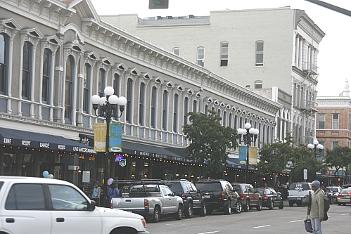 Nicht das Horton Plaza, sondern ein Blick in die 6th Avenue Nicht das Horton Plaza, sondern ein Blick in die 6th Avenue