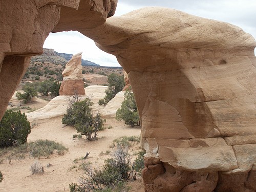 Devils Garden - Metate Arch Devils Garden - Metate Arch