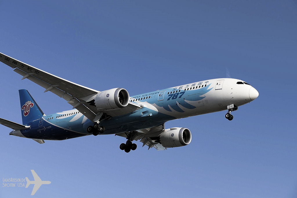 China Southern Airlines - Boeing 787-9 Dreamliner - B-20E8