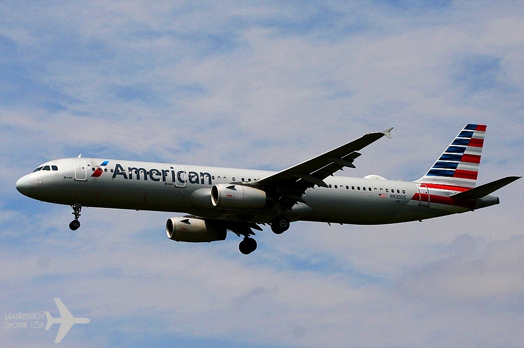 American Airlines - Airbus A321-231 - N920US