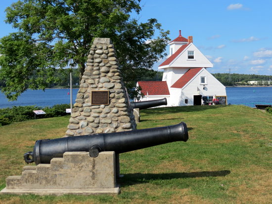 Fort Point Lighthouse