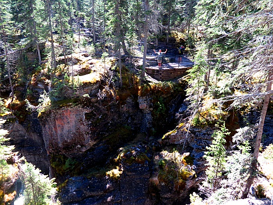 Maligne Canyon12