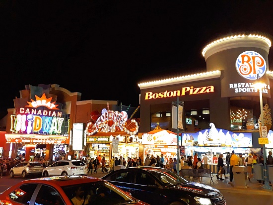 Niagara Falls Ontario  bei Nacht