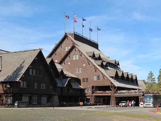 Old Faithful Inn - von aussen Old Faithful Inn - von aussen