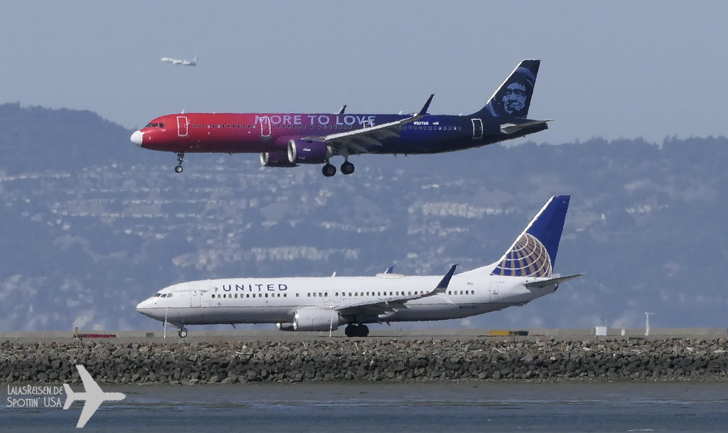 Alaska Airlines - Airbus A321-253N - N527VA "More to Love" special colours - United Airlines - Boeing 737-824 (WL) - N17244