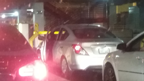 Amis sind zu doof um aus nem Parkhaus zu fahren Amis sind zu doof um aus nem Parkhaus zu fahren