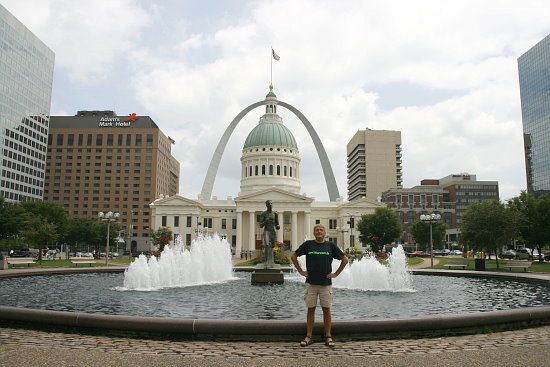 Old Courthouse und Arch Old Courthouse und Arch