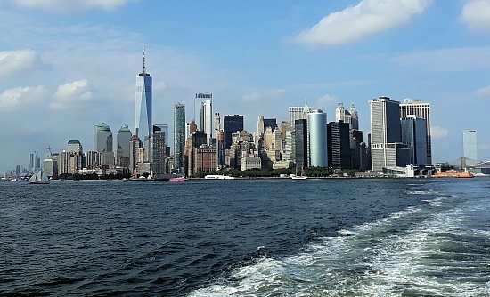 Blick auf Manhattan von der Staten Island Ferry aus gesehen. Blick auf Manhattan von der Staten Island Ferry aus gesehen.