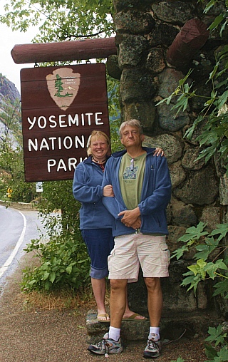 Ein Bild von Tioga Pass habe ich nicht, deshalb eins von ner anderen Einfahrt in den Park Ein Bild von Tioga Pass habe ich nicht, deshalb eins von ner anderen Einfahrt in den Park
