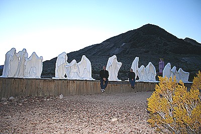 Uli & Lal@ in Rhyolite