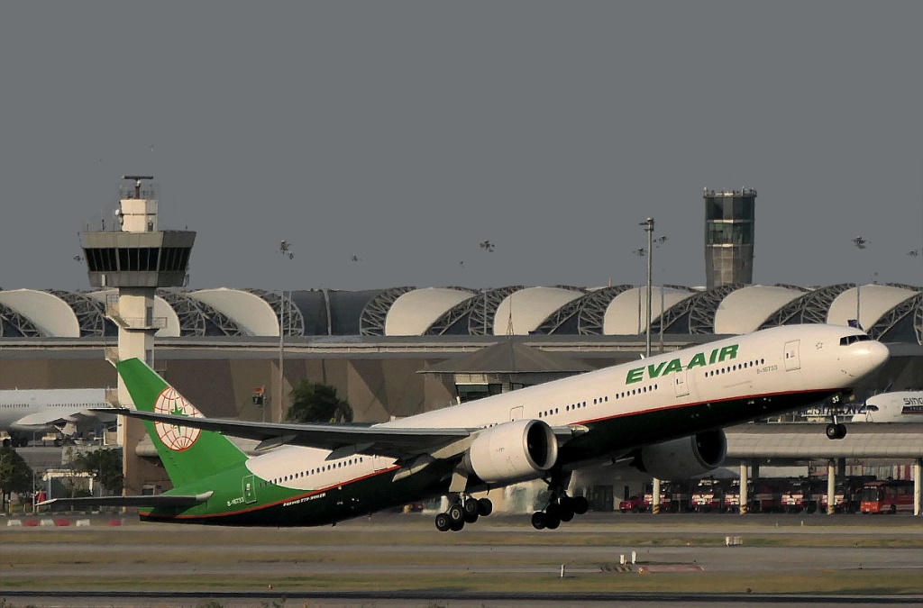 Eva Air - Boeing 777-300(ER) - B-16733