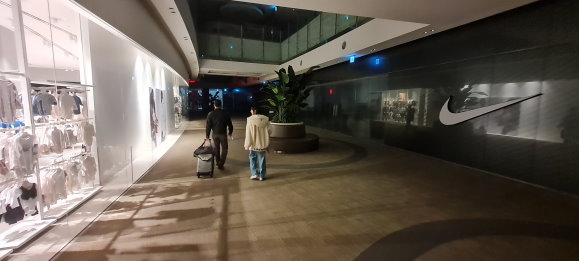 Nachts im Einkaufszentrum