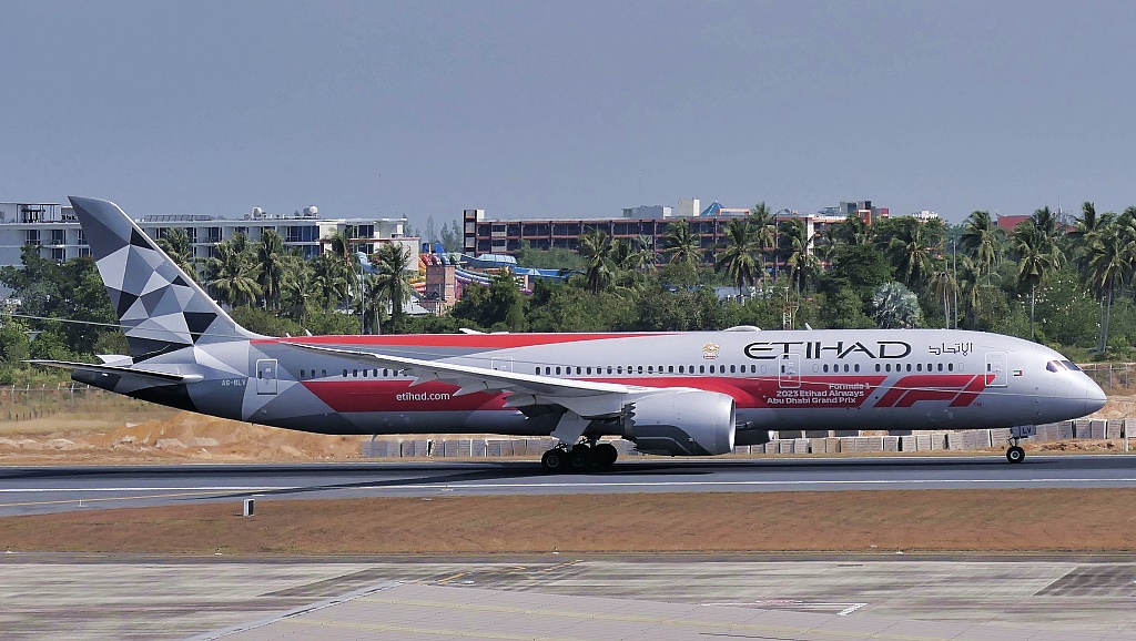 Etihad - Boeing 787-9 Dreamliner - A6-BLV "Abu Dhabi Grand Prix" special colours