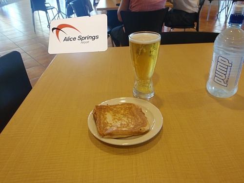 in Alice Springs bei Bier und Toas