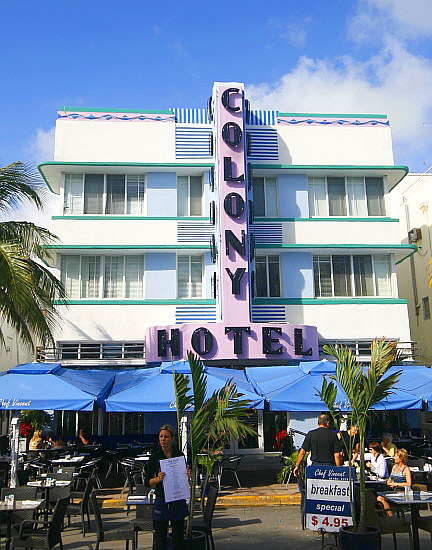 Colony Hotel