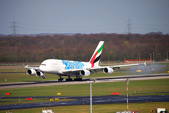 Emirates A 380-800 A6-EOT Emirates A 380-800 A6-EOT