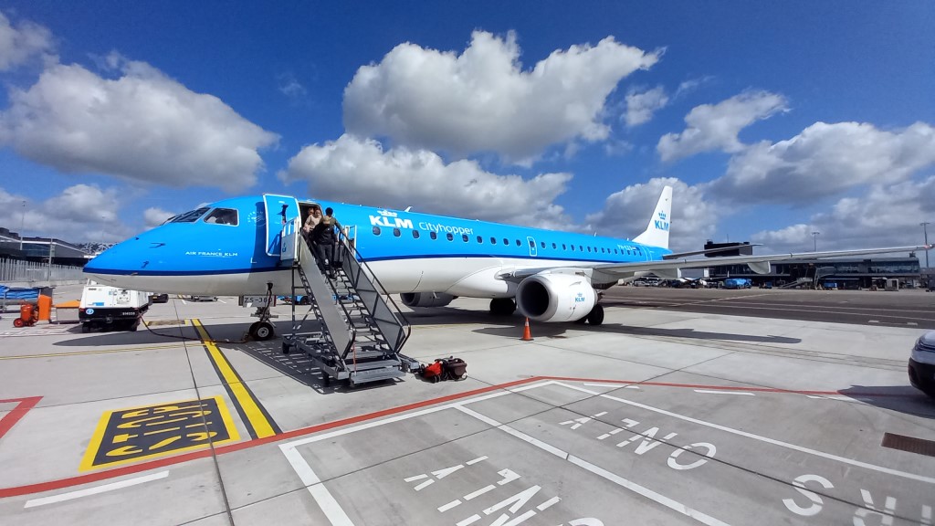 Embraer ERJ-190STD PH-EZS