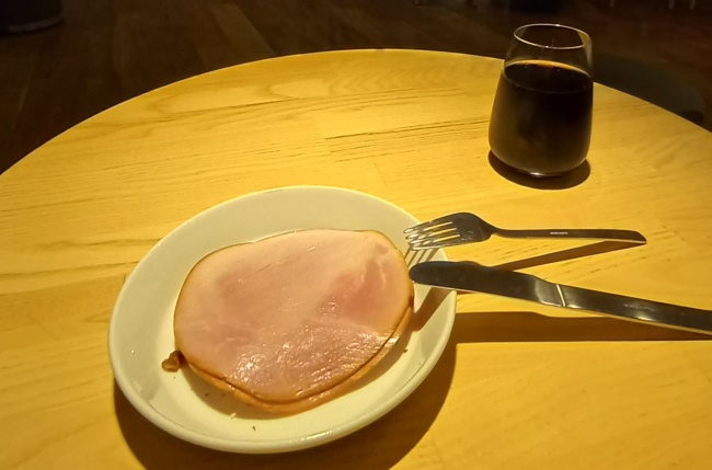 Frhstck in der SAS-Lounge ARN