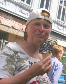 Uli und ihr okinal dänisches Softeis Uli und ihr okinal dänisches Softeis