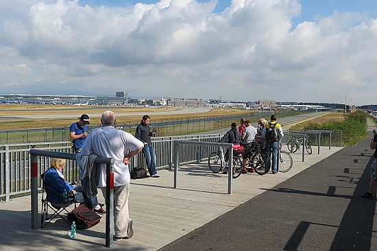 Spotterplatz am Frankfurter Flughafen Spotterplatz am Frankfurter Flughafen