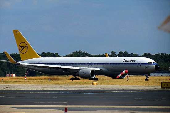 Condor - Boeing 767-31B(ER)(WL) - D-ABUM "Achim" (Retro Livery) Condor - Boeing 767-31B(ER)(WL) - D-ABUM "Achim" (Retro Livery)