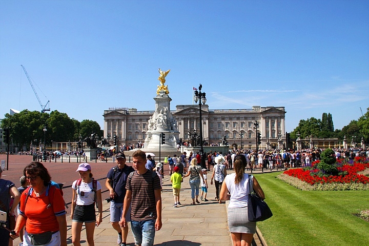  Buckingham Palace
